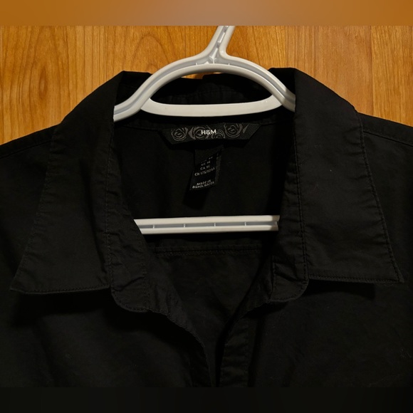 H&M Black Button Down with V-Neck - Picture 5 of 6